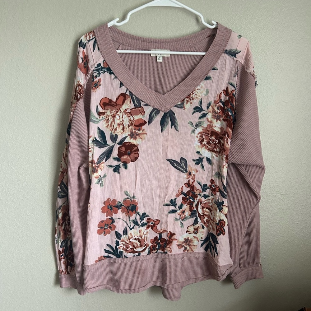 Umgee floral long sleeve top size Medium
